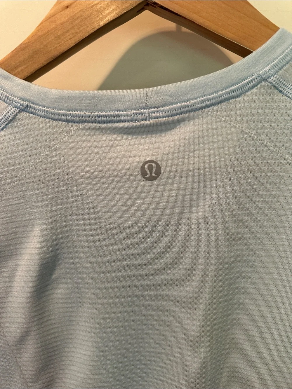 Lululemon Light Blue Sleeveless Athletic Tank Sz 12